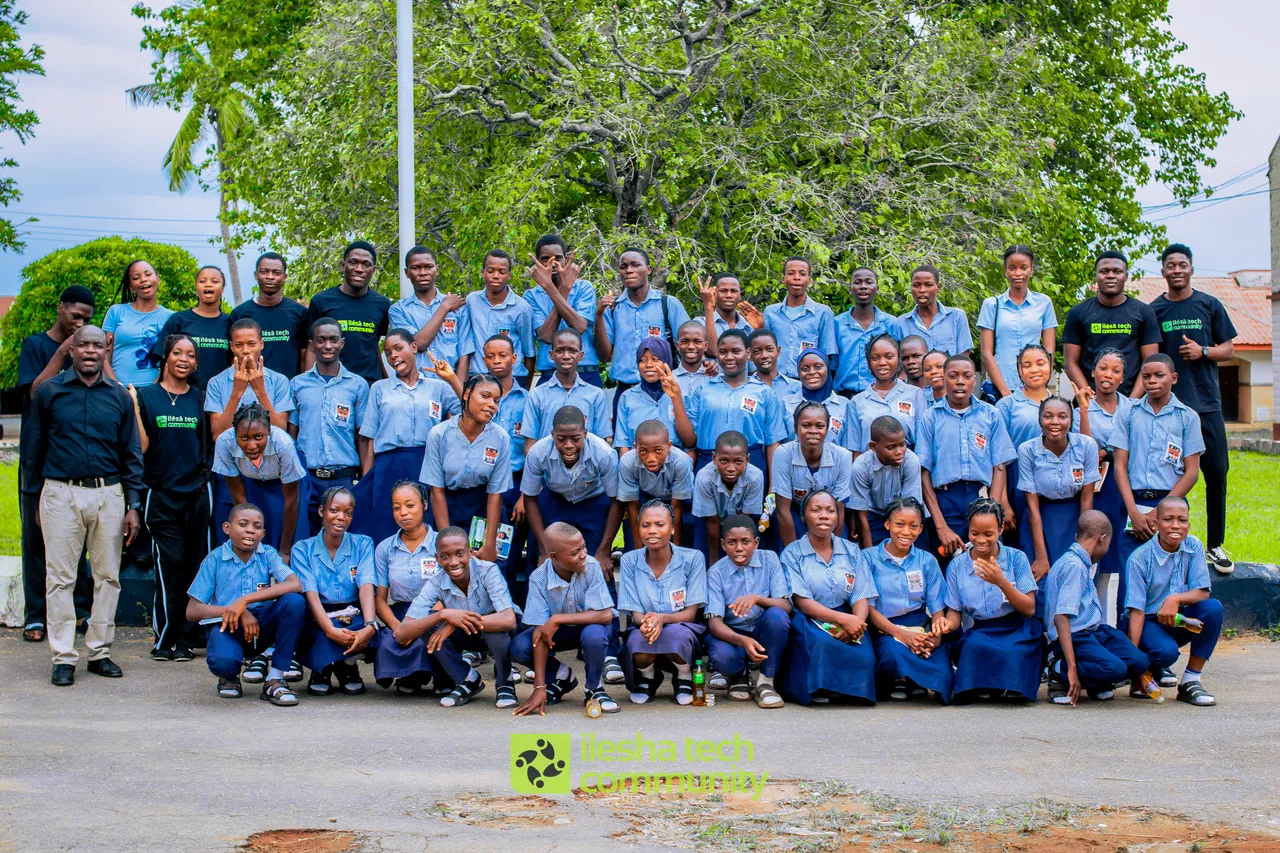 Secondary school students with Ilesa Tech Community volunteers after an outreach session.